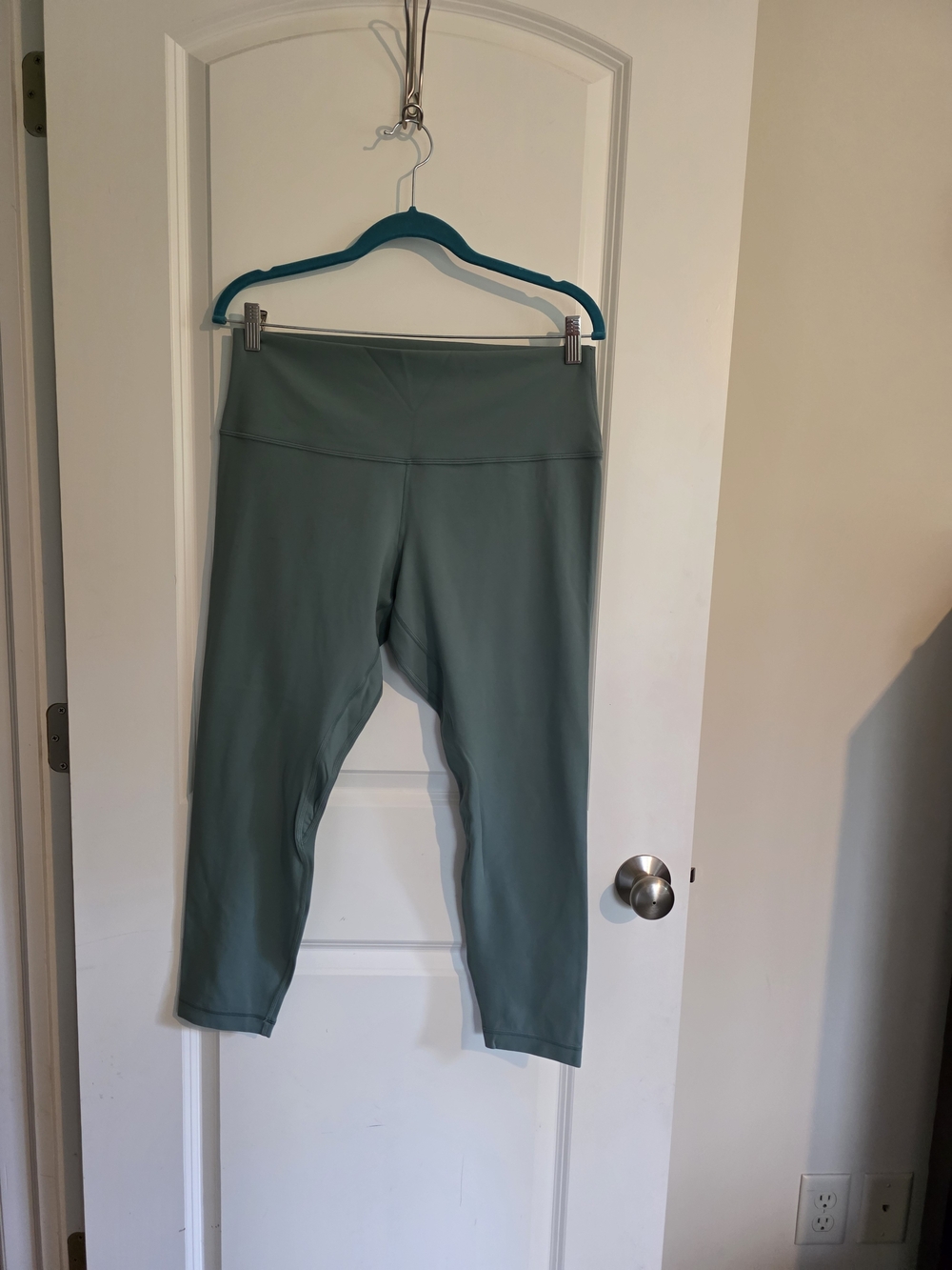 Lululemon Align High Rise Cropped Capri Leggings 24 Inch Inseam